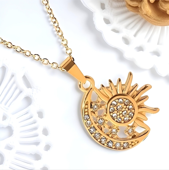 🆕 18K Gold Moon & Sun Crystal Pendant Necklace – Celestial Romance - Picture 4 of 11